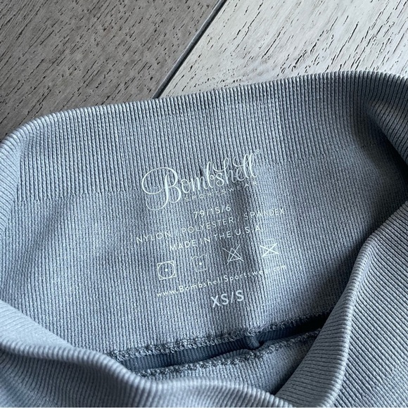 Bombshell Gray High-Waisted Leggings - Picture 4 of 7